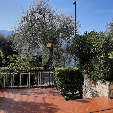 Villa Sul Lago Con Pontile Privato A Brenzone Sul Garda - Unique And Exclusive Εξωτερικό φωτογραφία