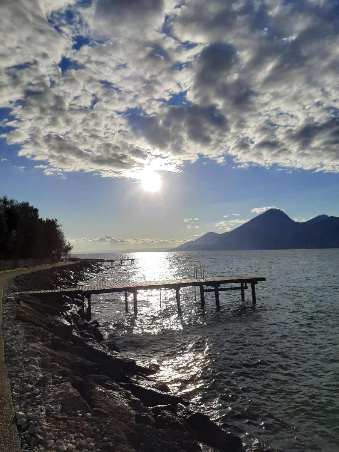 Villa Sul Lago Con Pontile Privato A Brenzone Sul Garda - Unique And Exclusive Εξωτερικό φωτογραφία
