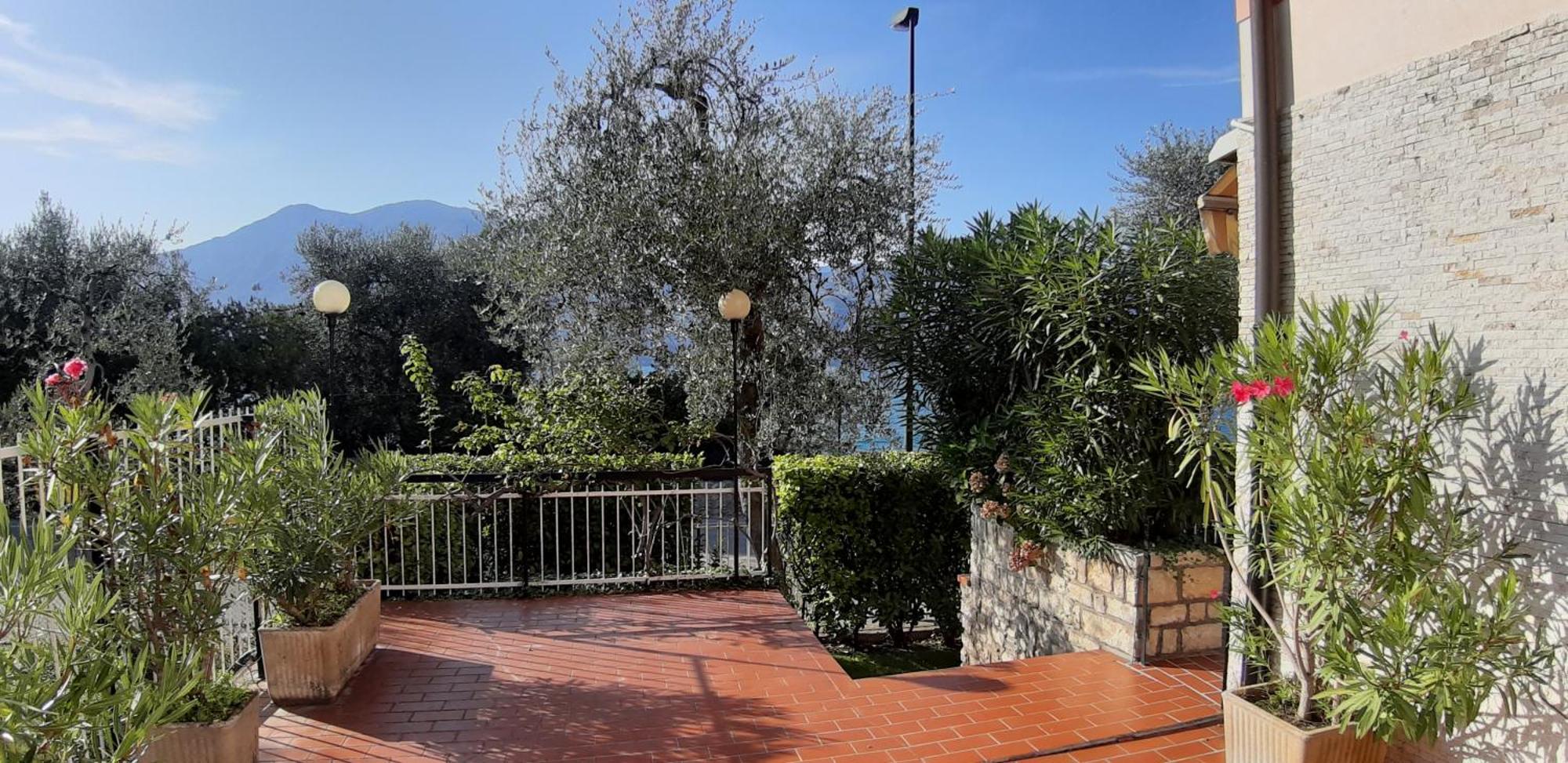 Villa Sul Lago Con Pontile Privato A Brenzone Sul Garda - Unique And Exclusive Εξωτερικό φωτογραφία