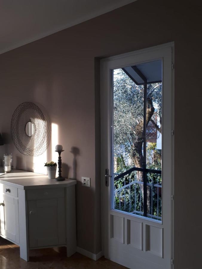 Villa Sul Lago Con Pontile Privato A Brenzone Sul Garda - Unique And Exclusive Εξωτερικό φωτογραφία