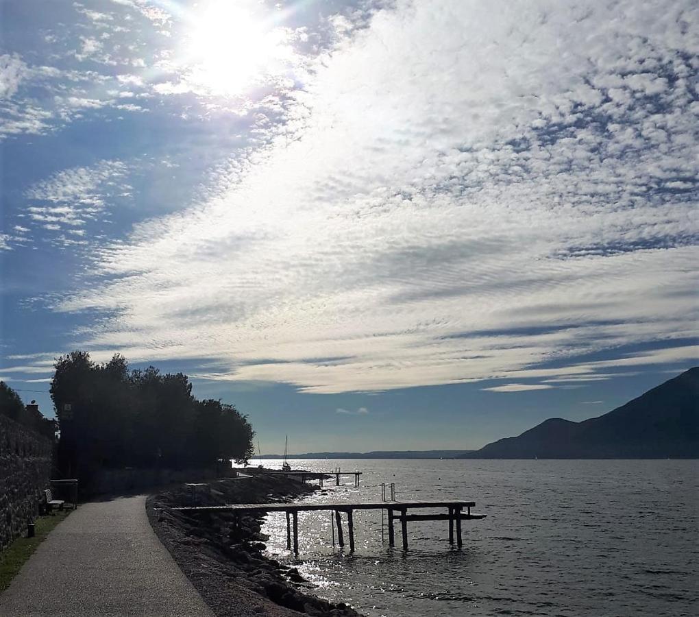 Villa Sul Lago Con Pontile Privato A Brenzone Sul Garda - Unique And Exclusive Εξωτερικό φωτογραφία