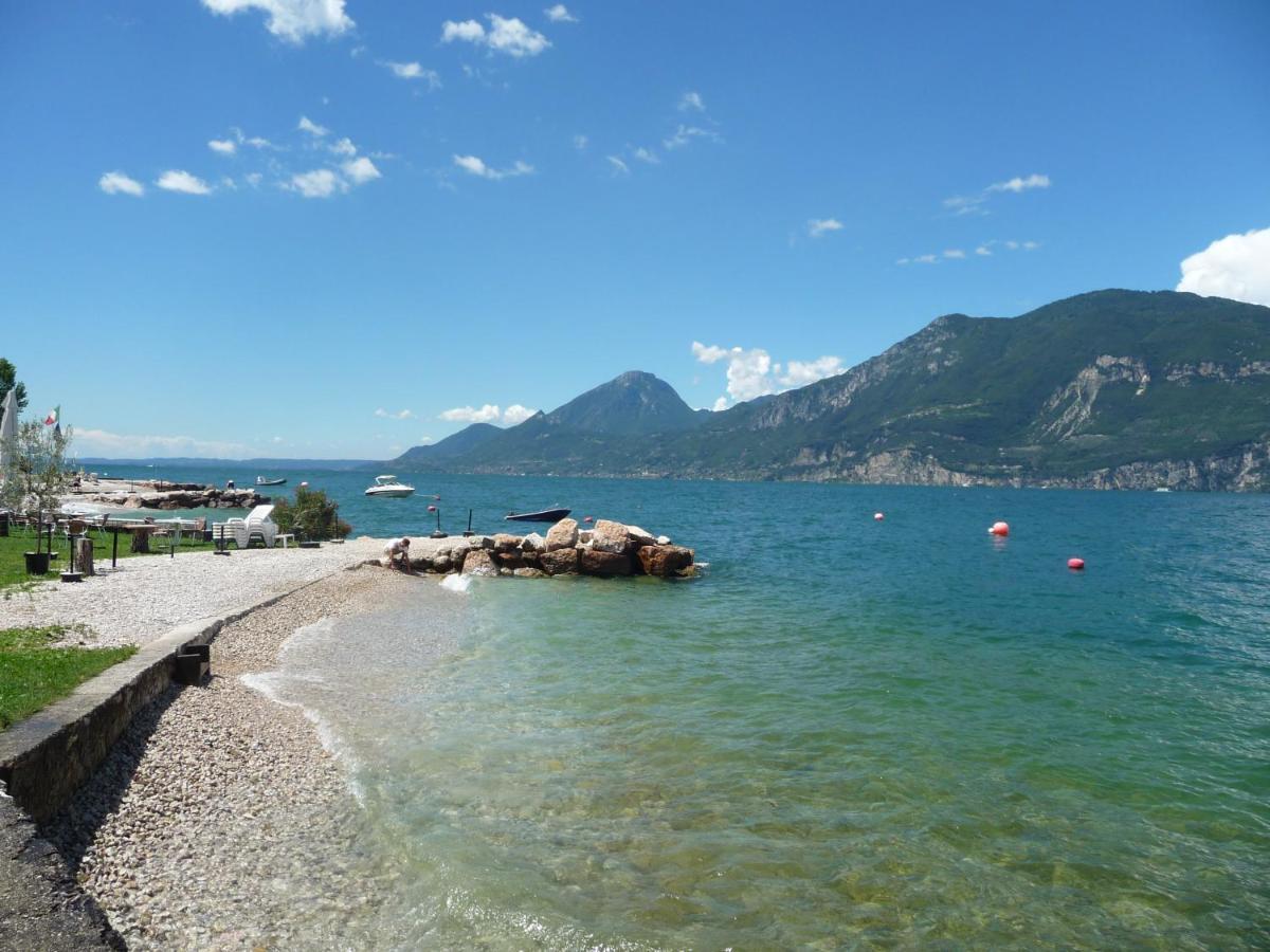 Villa Sul Lago Con Pontile Privato A Brenzone Sul Garda - Unique And Exclusive Εξωτερικό φωτογραφία