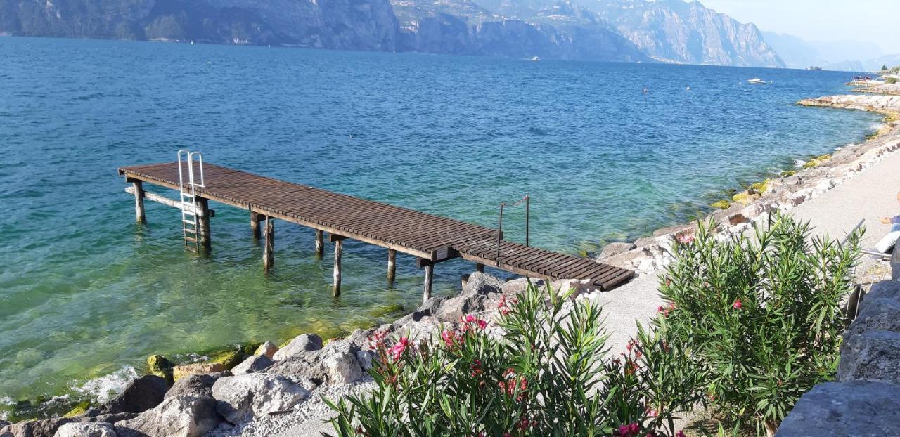 Villa Sul Lago Con Pontile Privato A Brenzone Sul Garda - Unique And Exclusive Εξωτερικό φωτογραφία